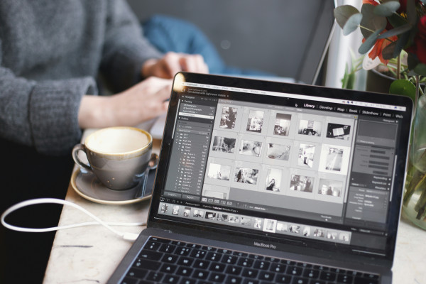 Rekomendasi 4 Tool AI Untuk Menjernihkan Foto